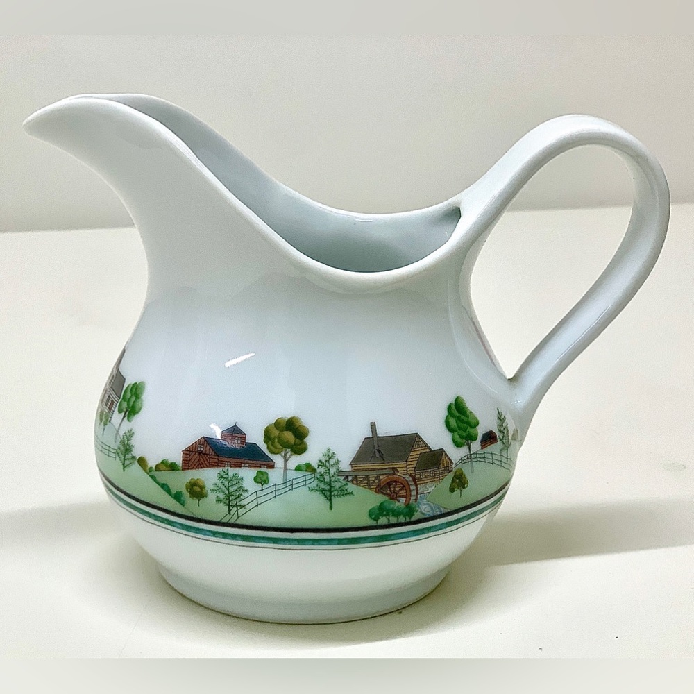 Rare Vintage Discontinued Antique 1978 ESTEE LAUDER PORCELAIN Pitcher
